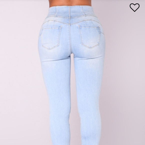 Fasion Nova Jeans - Picture 5 of 5